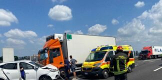 Grave incidente sulla A4, un morto e 17 feriti