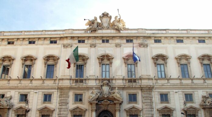 Consulta “Sul terzo genere serve una legge”