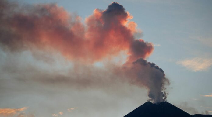 Esaurita fontana di lava sull’Etna, verso graduale riapertura aeroporto Catania