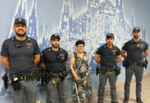 Milano, minacciano 89enne e le danneggiano la porta di casa. Arrestati