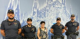 Milano, minacciano 89enne e le danneggiano la porta di casa. Arrestati