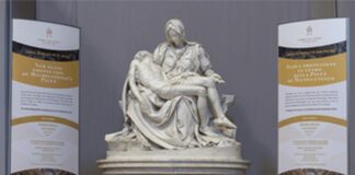 Al via sotituzione diaframma di protezione della Pietà di Michelangelo