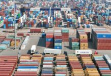 Commercio estero, a giugno flussi in calo ma saldo positivo