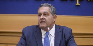 المدعي العام في جنوة يطلب إصدار حكم فوري على توتي