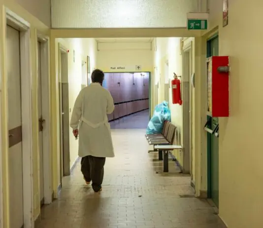 È morto Mattia Maestri, il bimbo in stato vegetativo da 9 anni dopo aver mangiato un formaggio a latte crudo contaminato