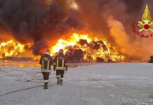 Migliaia di ecoballe in fiamme nel Salernitano, Bonavitacola “Incendio doloso”