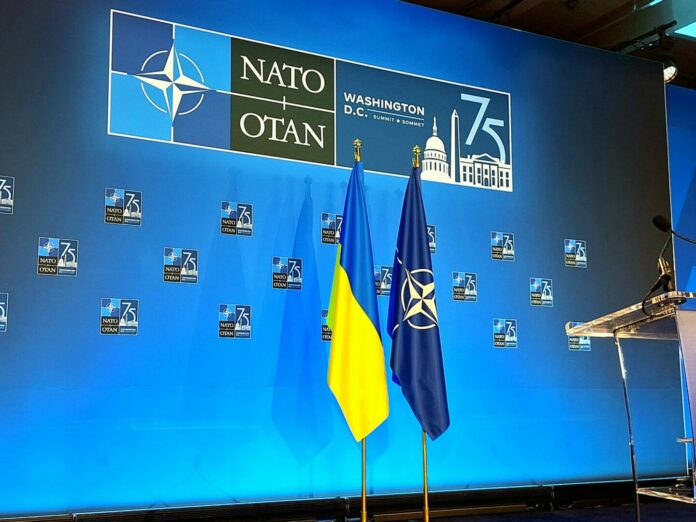 BANDIERE UCRAINA - NATO - Foto di Stefano Scibilia