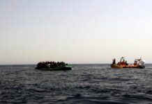 Immigrazione, nave Msf a Salerno. Libia accusata di manovre pericolose