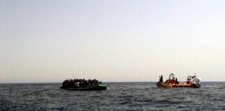 Immigrazione, nave Msf a Salerno. Libia accusata di manovre pericolose