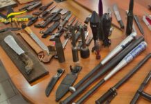Pavia, vendeva online residuati bellici, sequestrata collezione armi