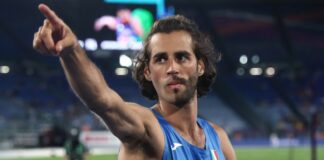 Tamberi posticipa il volo per Parigi, probabile calcolo renale