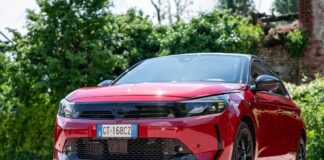 A luglio in Italia Opel va di Corsa