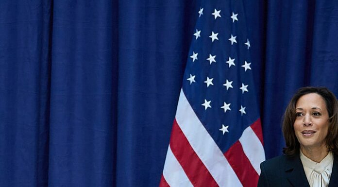 Usa, Kamala Harris sceglie Tim Walz come vice
