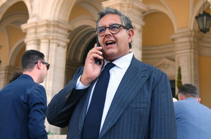 Roma - L’ex presidente della Regione Liguria Giovanni Toti esce dal Ministero delle Infrastrutture e Trasporti dopo l’incontro con il ministro Matteo Salvini