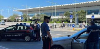 Controlli dei carabinieri all’aeroporto di Fiumicino, multe e denunce