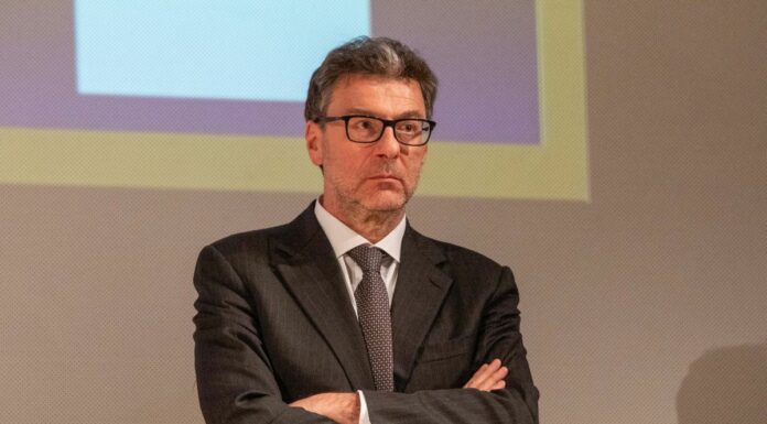 Via libera al decreto Omnibus. Giorgetti “No tasse sugli extraprofitti delle banche”