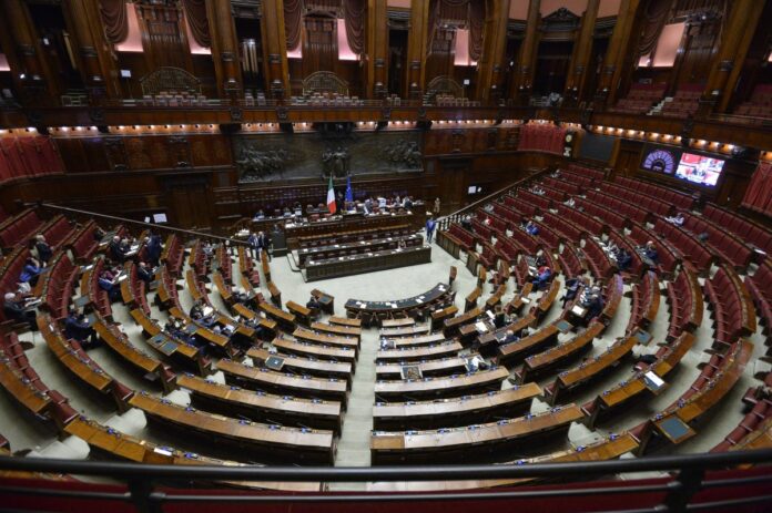Camera dei deputati discussione e voto sulla mozione di sfiducia contro il ministro Santanche'