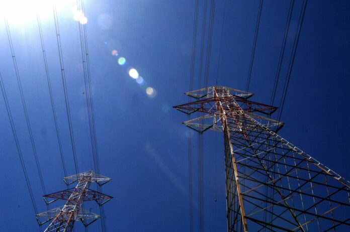 TRALICCI DELL'ELETTRICITA', PALI DELL'ALTA TENSIONE, ENERGIA ELETTRICA