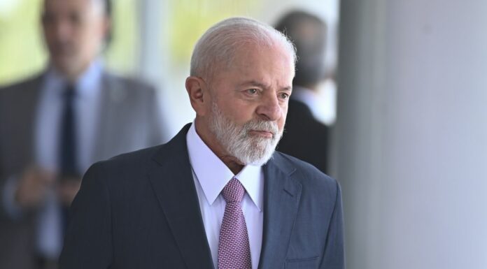 Volo di linea precipita vicino San Paolo. Lula “Non ci sono sopravvissuti”