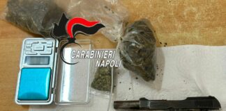 Nascondevano cocaina rosa e pistola, 3 giovani in manette a Napoli