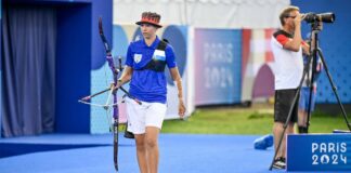 Mularoni e Cesarini portabandiera S.Marino cerimonia chiusura