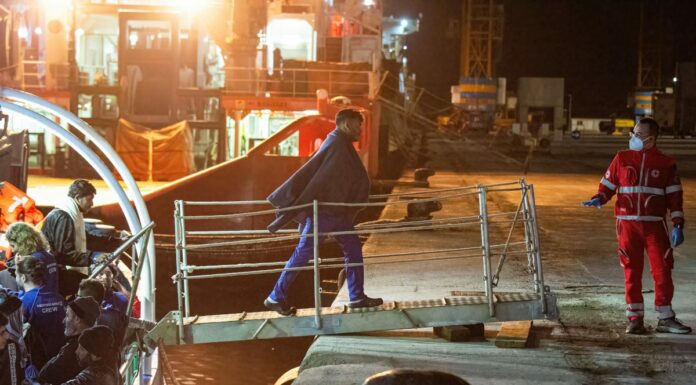 Frontex, nel 2024 migranti nel Mediterraneo centrale -64%