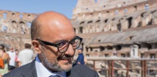 Sangiuliano in visita al Colosseo per Ferragosto