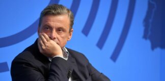 Calenda “Sì alla riforma ius scholae, bene la svolta dei Berlusconi”
