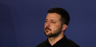 Zelensky “Rafforziamo le nostre posizioni nel Kursk”