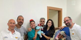 Migrante partorisce sul barcone a Lampedusa, soccorsa insieme alla bimba