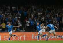 Tris del Napoli al Bologna, in gol Di Lorenzo-Kvara-Simeone
