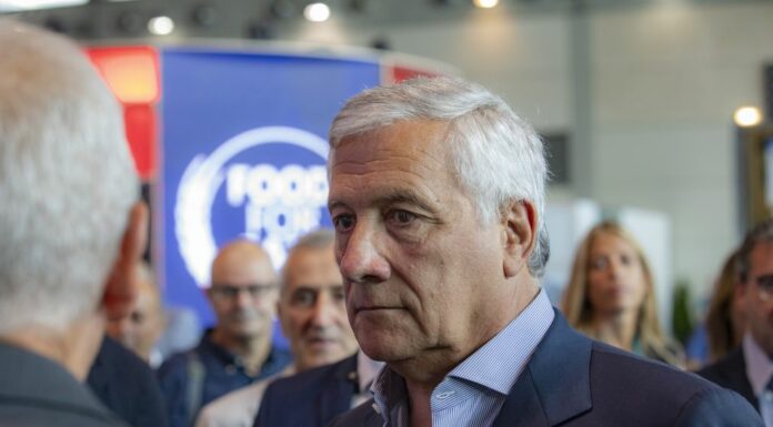 Tajani “Nessuna possibilità che cada il governo”