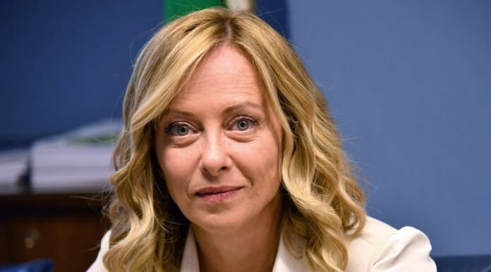 Meloni a Palazzo Chigi “Rieccomi, pronta a proseguire il mio lavoro”