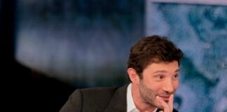 De Martino presenta il suo “Affari tuoi” tra vintage e tradizione