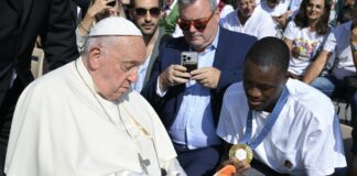 Papa Francesco incontra Tebogo, oro a Parigi nei 200 metri