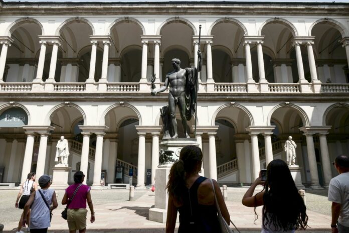 Milano - Prima domenica del mese: Musei gratis a Milano e in Lombardia, e turisti in piazza Duomo