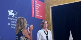 Sigourney Weaver a Venezia “Elettrizzata dalla candidatura di Kamala”