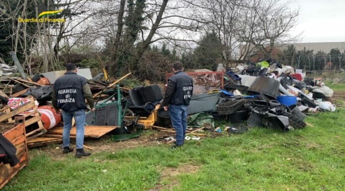 Sequestrate 3.100 tonnellate di rifiuti misti in Brianza, 4 denunciati