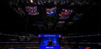 A Chicago la stella Michelle Obama schiaccia Trump (e oscura Barack)