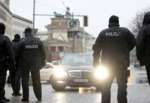 Germania, accoltella passanti a Solingen: tre morti e diversi feriti. L’Isis rivendica aggressione
