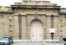 Palermo, Mulè in visita al carcere dell’Ucciardone “No sovraffollamento ma deve essere ristrutturato”