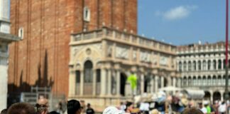 Al via a Venezia sanzioni per gruppi turistici superiori a 25 persone