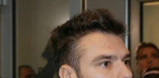 Malore in aereo per Fedez, salta la serata a Gallipoli. Poi rassicura “Sto meglio”