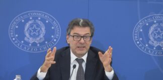 Dal Cdm via libera al decreto Omnibus. Giorgetti “Non ci saranno tasse sugli extraprofitti delle banche”