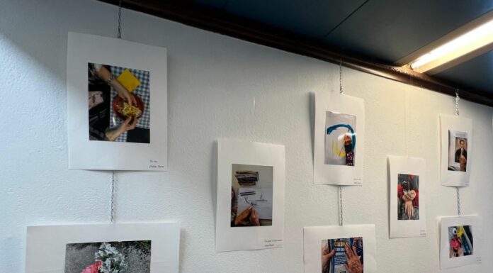 Inaugurata mostra la fotografica “Rugiada del tempo: mani in movimento”