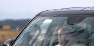 بابا الفاتيكان يصل إلى إندونيسيا ضمن المحطة الأولى في جولته الرسولية