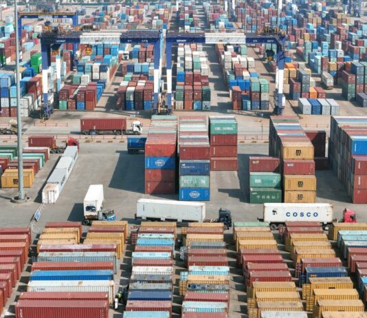 A febbraio export +2,6% sul mese, crescita tendenziale +0,9%. I dati Istat