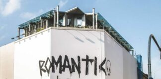 I Pinguini Tattici Nucleari tornano con “Romantico ma muori”