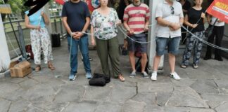 Scuola, precari Adl Cobas incatenati nell’Ufficio Scolastico di Milano