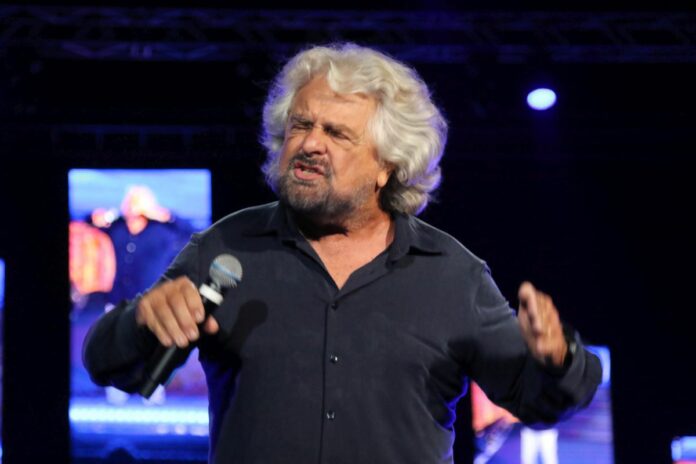 Napoli festa Italia 5 stelle per i 10 anni del Movimento 5 stelle.